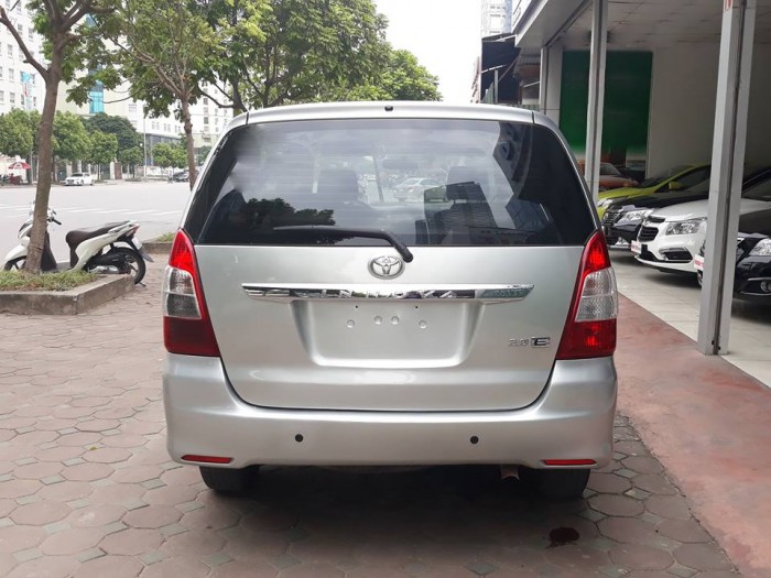 Toyota Innova 2.0E 2012
