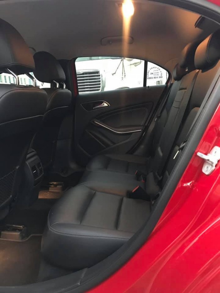Bán xe Mercedes A200 sx 2017 màu đỏ rất đẹp, xe chính chủ