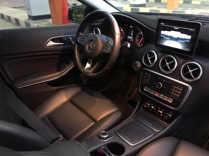 Bán xe Mercedes A200 sx 2017 màu đỏ rất đẹp, xe chính chủ