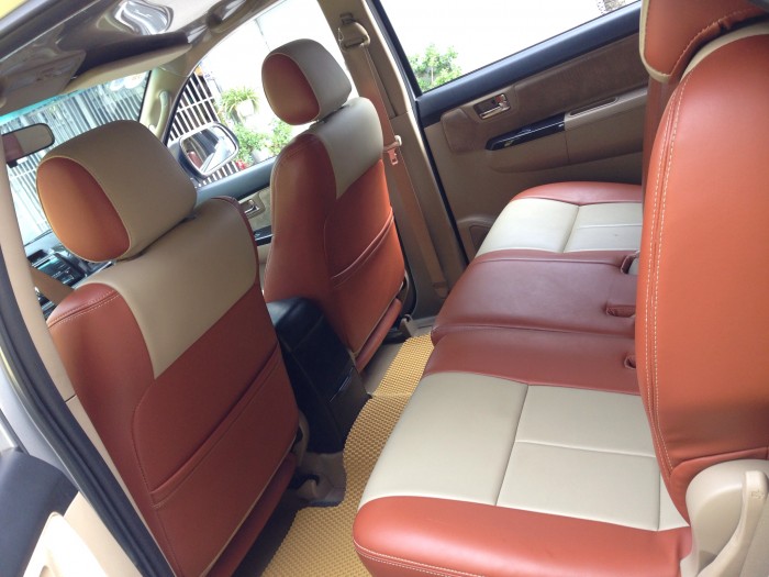 Toyota Fortuner 2016 máy dầu số sàn, xe màu bạc long lanh