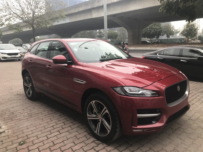 Cực Hot . Jaguar F Pace Sport sản xuất 2016 đăng kí 2018 ,lăn bánh 1,4 vạn km như mới tinh.