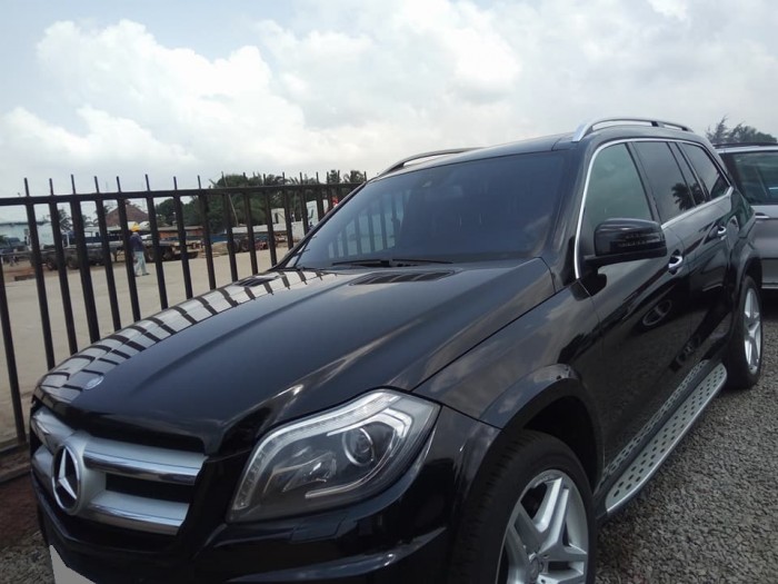 Mercedes GL500 đời 2016 màu đen nhập hãng