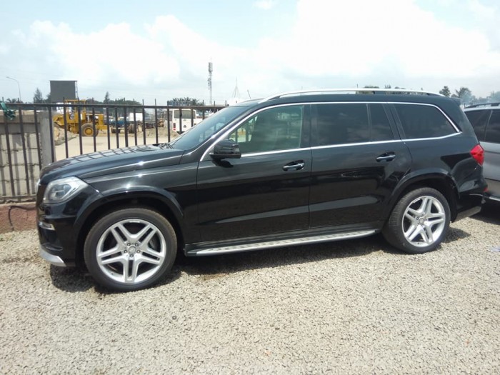 Mercedes GL500 đời 2016 màu đen nhập hãng