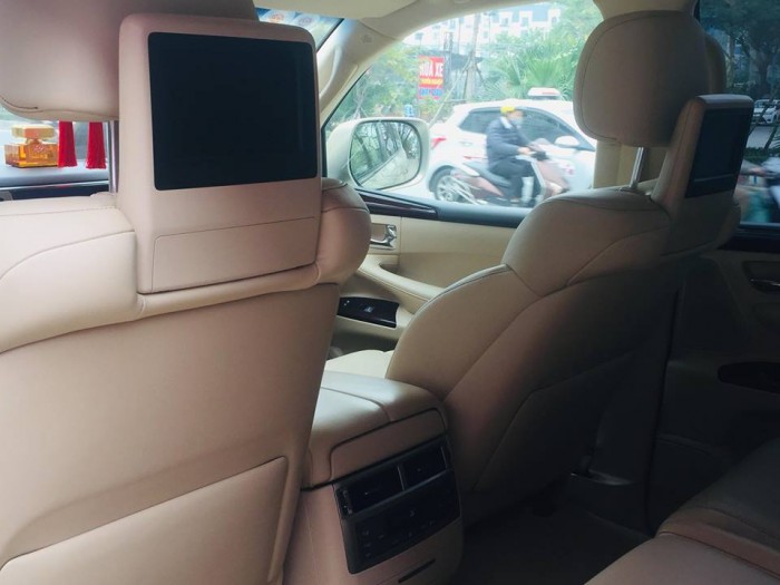 Lexus LX570 màu vàng cát, nội thất kem. sản xuất và đăng ký 2012, tư nhân chính chủ.