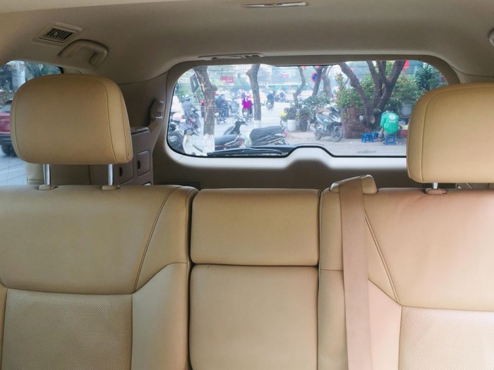 Lexus LX570 màu vàng cát, nội thất kem. sản xuất và đăng ký 2012, tư nhân chính chủ.
