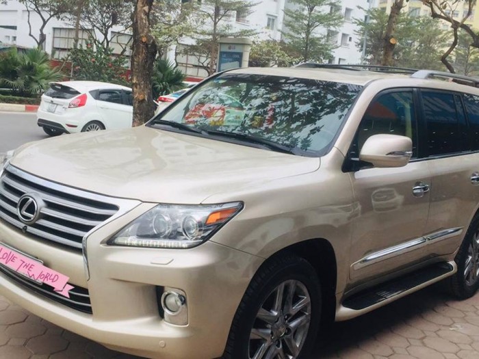 Lexus LX570 màu vàng cát, nội thất kem. sản xuất và đăng ký 2012, tư nhân chính chủ.
