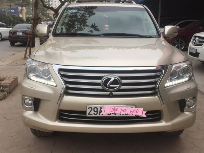 Lexus LX570 màu vàng cát, nội thất kem. sản xuất và đăng ký 2012, tư nhân chính chủ.