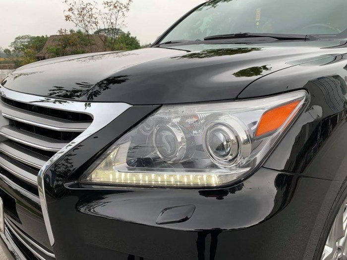 Bán xe Lexus LX570 đời 2012 đk 2013 màu đen cực đẹp