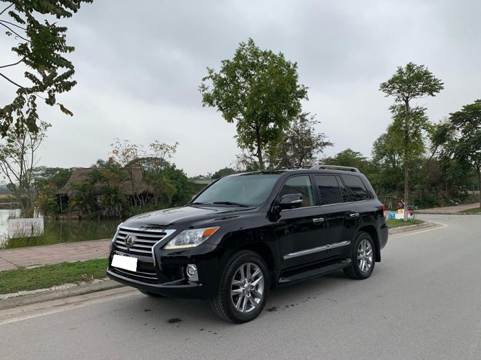 Bán xe Lexus LX570 đời 2012 đk 2013 màu đen cực đẹp