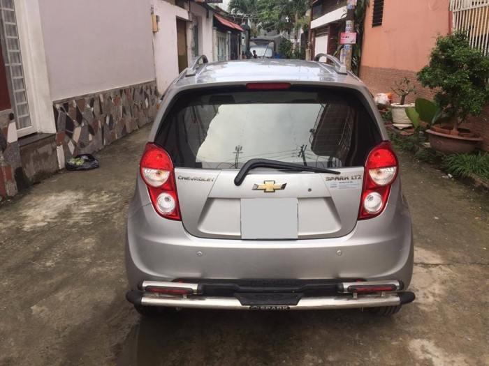 Chevrolet Spark 2016 số tự động màu bạc zin
