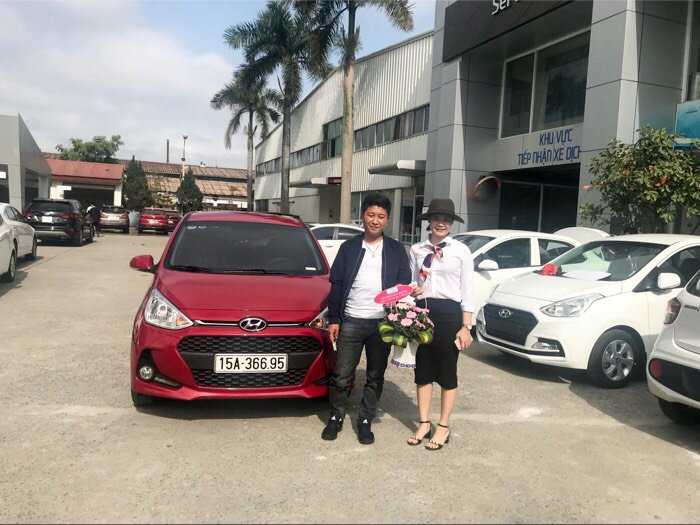 Hyundai I 10 1.2 AT màu đỏ