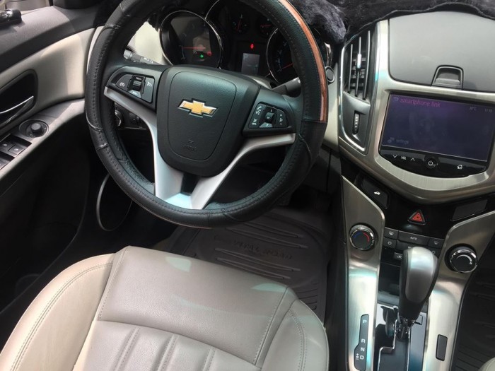 Cần bán xe Chevrolet Cruze Ltz 2016 số tự động màu trắng