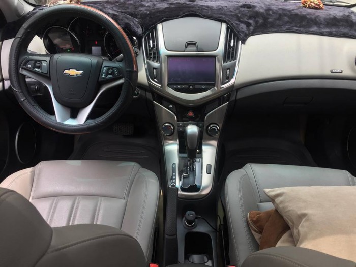 Cần bán xe Chevrolet Cruze Ltz 2016 số tự động màu trắng