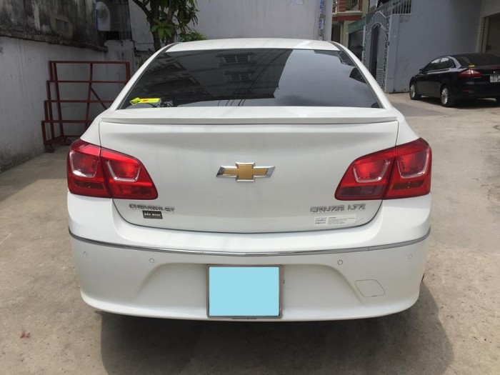 Cần bán xe Chevrolet Cruze Ltz 2016 số tự động màu trắng
