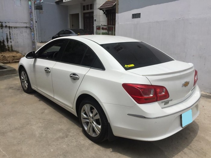Cần bán xe Chevrolet Cruze Ltz 2016 số tự động màu trắng