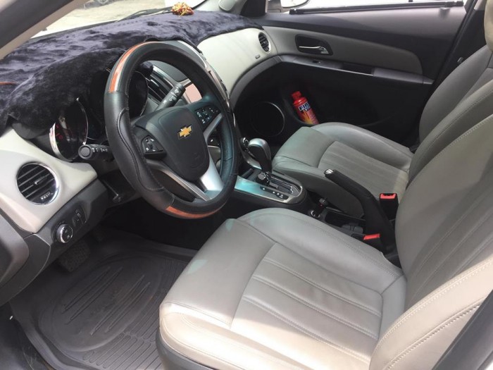 Cần bán xe Chevrolet Cruze Ltz 2016 số tự động màu trắng