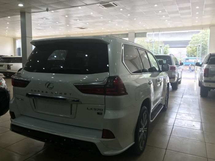 Bán Lexus LX570 Super Sport,màu trắng ,nội thất kem,xe giao ngay