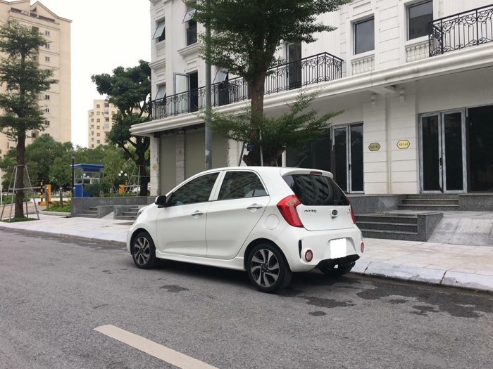 Cần bán xe Kia Morning Si số sàn 2016 màu trắng full option