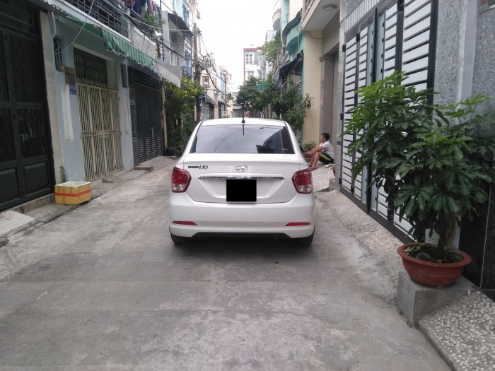 Bán xe Hyundai I10 sedan 2016 số sàn màu trắng nhập Ấn Độ