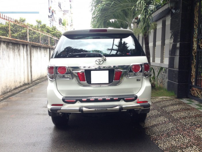 Bán xe Fortuner máy dầu số sàn đời 2016 đăng ký 2017 màu trắng