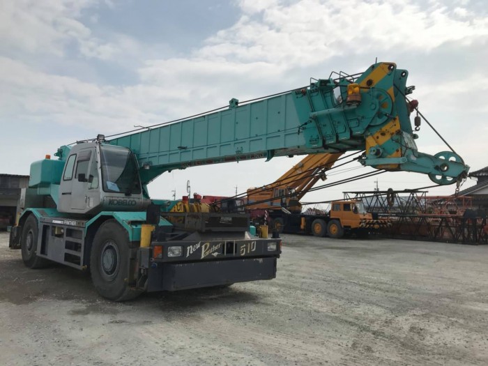 Cho thuê và bán xe cẩu KOBELCO 50T