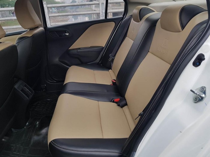 Cần bán xe City 2015 số tự động màu trắng