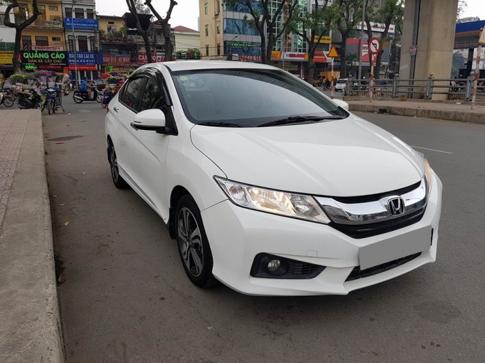 Cần bán xe City 2015 số tự động màu trắng