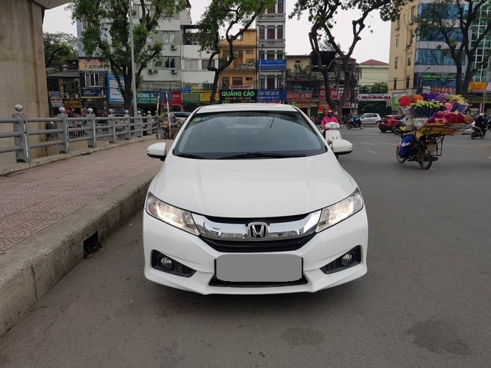 Cần bán xe City 2015 số tự động màu trắng