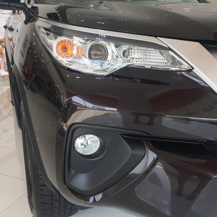 Toyota Fortuner Nhập Khẩu - Máy Dầu - Số Sàn