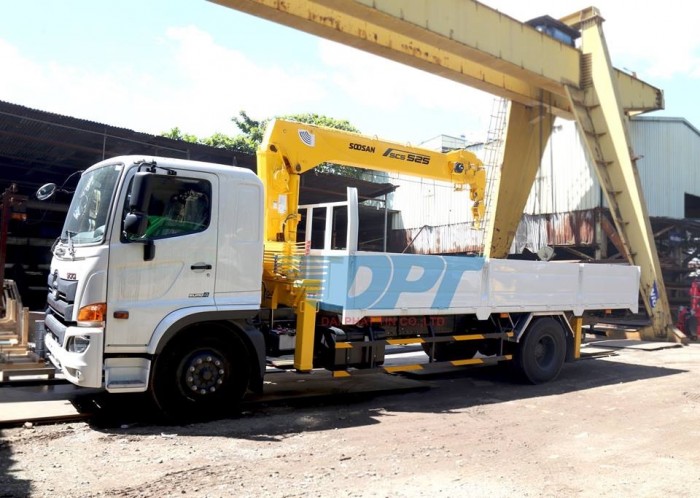 Mua bán xe tải Hino FG8JT7A thùng lững gắn cẩu SCS525