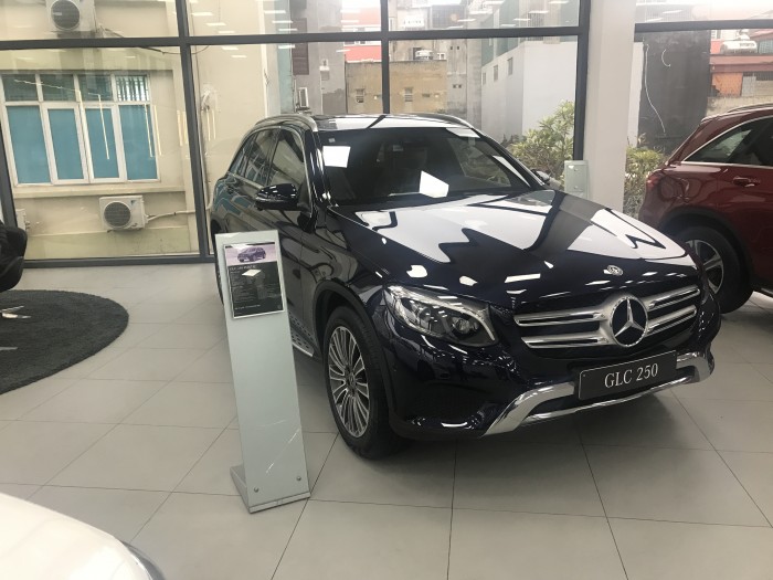 Bán Mercedes GLC250 New 2018-2019, full màu, giá tốt giao ngay ưu đãi hấp dẫn