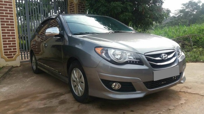 Cần bán xe Huyndai Avante số sàn 2011 màu xám