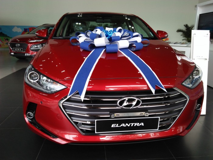 Hyundai Elantra 2.0 AT đầy đủ các màu, hỗ trợ trả góp tối ưu, quà tặng hấp dẫn