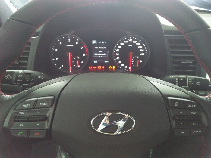 Hyundai Elantra chỉ 2 ngày KM giá GỐC