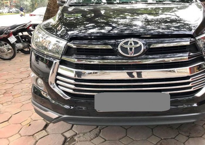 Bán Xe Toyota Innova Ventuner 2017 tự động màu đen xe đẹp cực kỳ