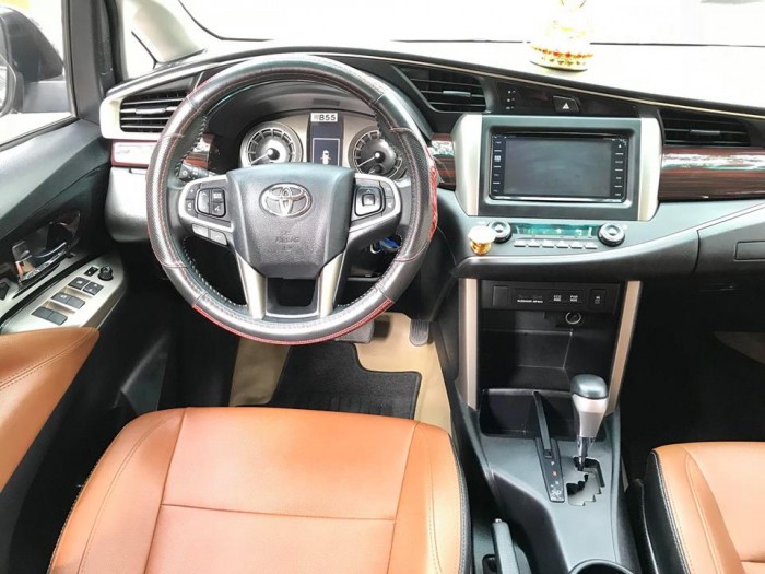 Bán Xe Toyota Innova Ventuner 2017 tự động màu đen xe đẹp cực kỳ