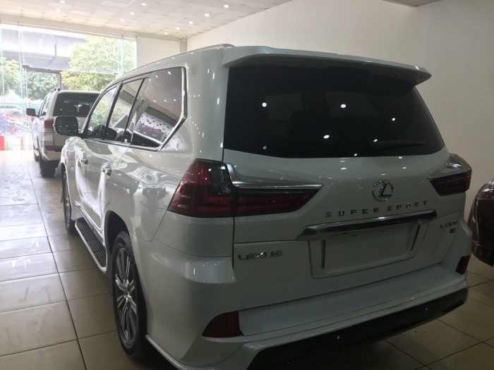 Bán Lexus LX570 màu trắng, nhập mỹ,Model và đăng ký 2016, full option,xe đẹp,biển Hà Nội