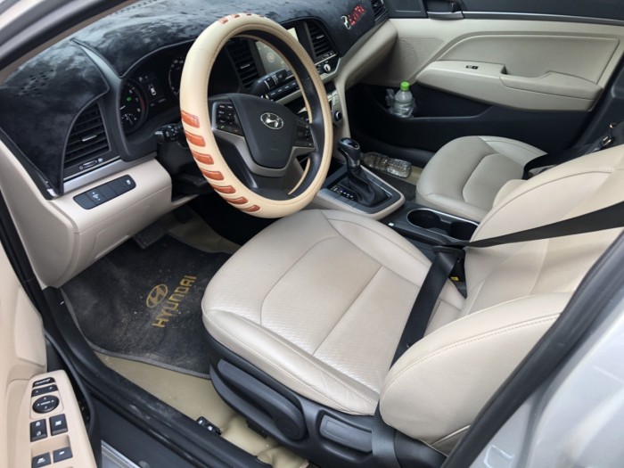 Bán Elantra 1.6AT 2018, màu bạc, đúng chất, giá TL, hổ trợ góp