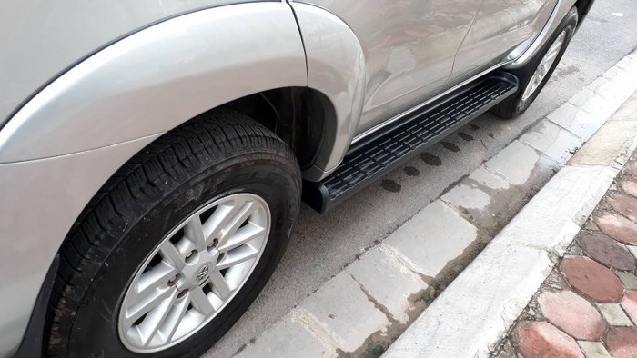 Gia đình cần bán Fortuner 2013, số tự động máy xăng, màu bạc