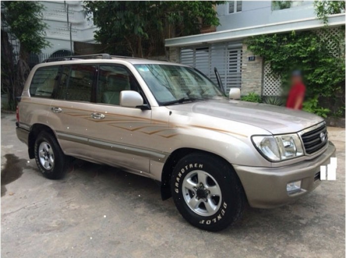 Cần tiền bán xe Lancruiser 2002 số sàn, màu vàng cát, xe nguyên zin cực cọp.