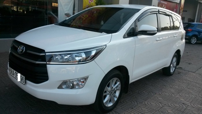 Innova 2016, 2.0E, số sàn, Odo cực thấp, màu trắng, xe đẹp bảo hành hãng