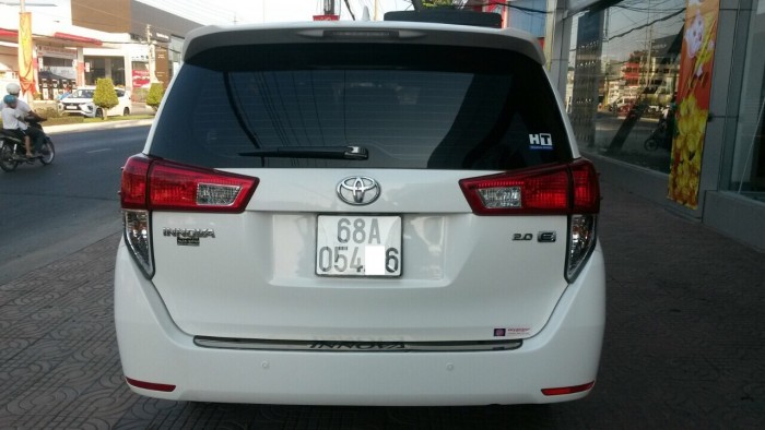 Innova 2016, 2.0E, số sàn, Odo cực thấp, màu trắng, xe đẹp bảo hành hãng