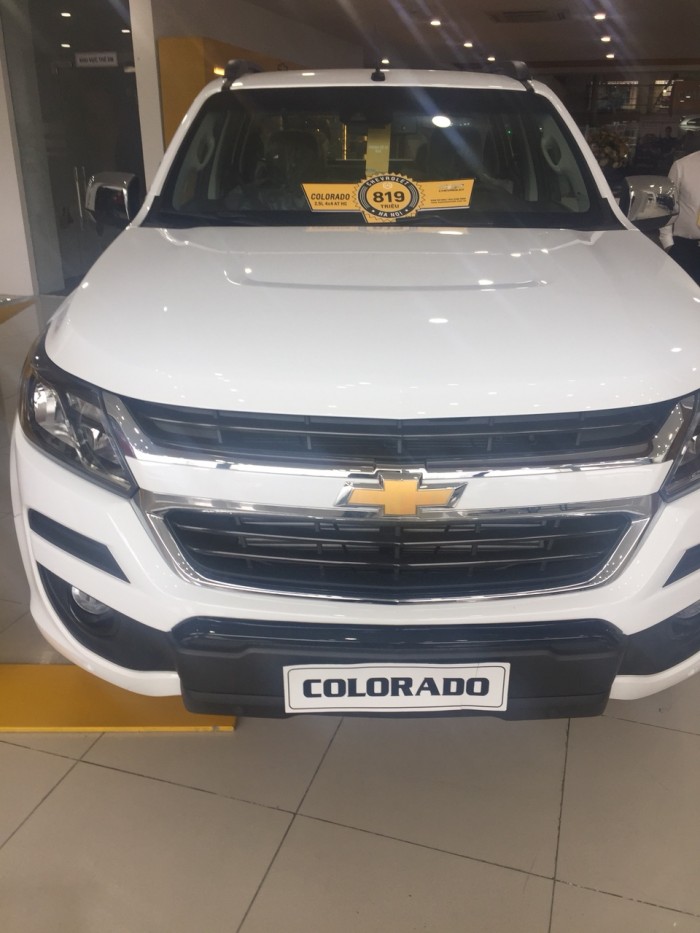 Chevrolet Hà Nội tưng bừng khuyễn mãi cho khách hàng khi mua Colorado 2.5 các phiên bản