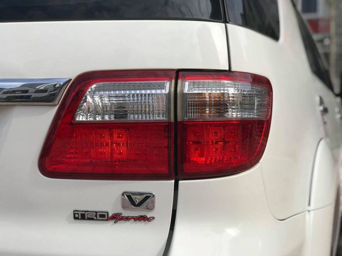 Bán Fortuner Sportivo TRD 2011 Trắng xe đẹp long lanh
