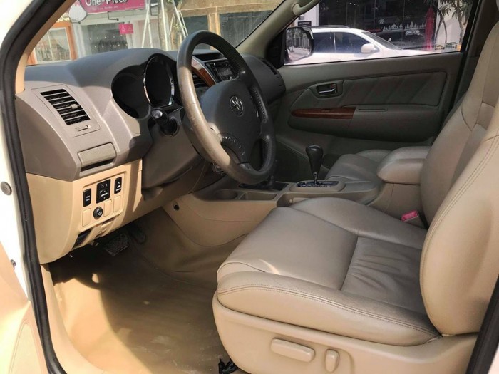 Bán Fortuner Sportivo TRD 2011 Trắng xe đẹp long lanh