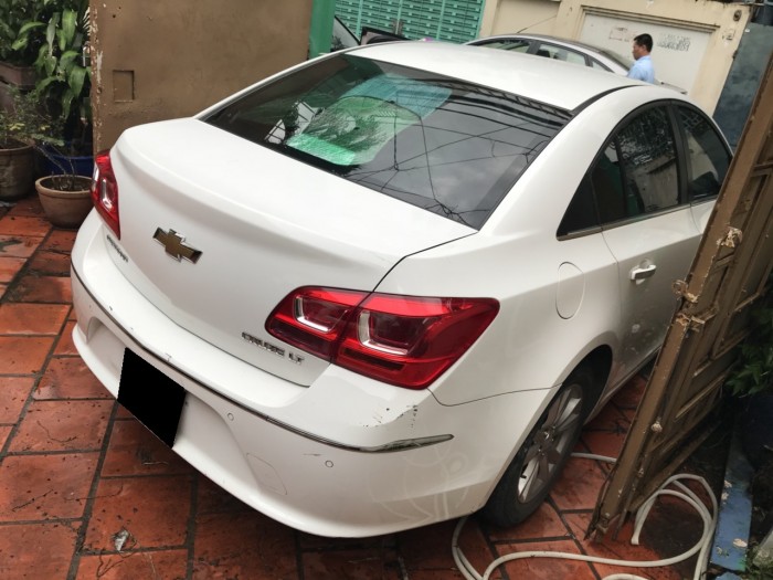 Bán Chevrolet Cruze LT 2016 đk 2017 màu trắng cực kỳ đẹp