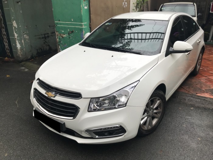 Bán Chevrolet Cruze LT 2016 đk 2017 màu trắng cực kỳ đẹp
