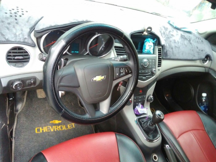 Bán Chevrolet Cruze LT 2016 đk 2017 màu trắng cực kỳ đẹp