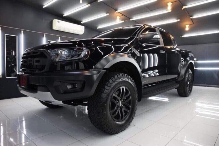 Quận 2 - Ford RAPTOR giá tốt , đưa trước 20% + Phụ kiện