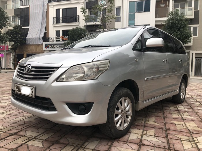 Bán xe Toyota Innova số sàn sản xuất 2013, biển Hà Nội